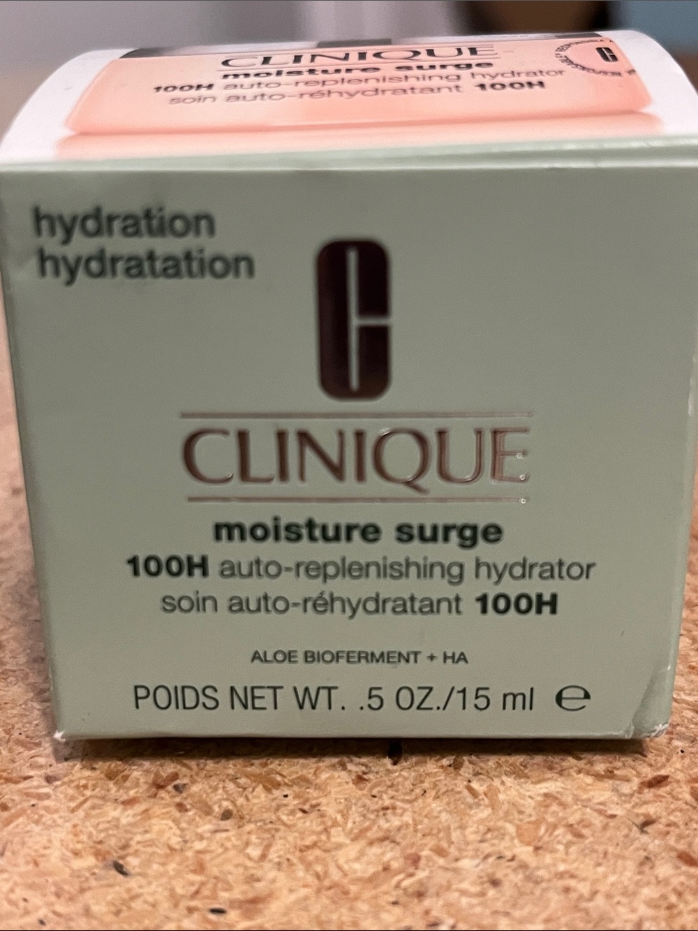 Clinique Moisture Surge Hydrator - Mint Green & Peach Accents